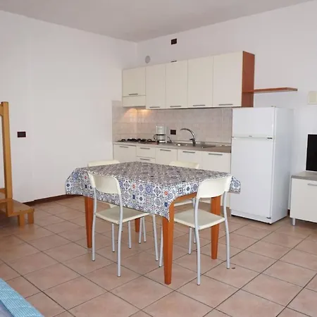 Hébergement de vacances Beautiful Village For 5 People With Pool *