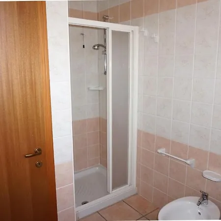 בית נופש Beautiful Village For 5 People With Pool *