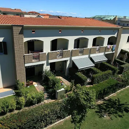 בית נופש Beautiful Village For 5 People With Pool *