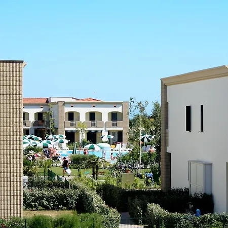 Beautiful Village For 5 People With Pool Hébergement de vacances *